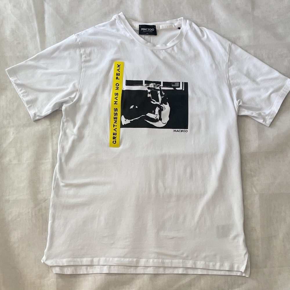 White Tee Basketball Graphic and Yellow Detail “Greatness has no Peak” Mens L